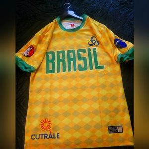 Brasil World Cup Classic soccer jersey Men small to medium size Yellow and Green